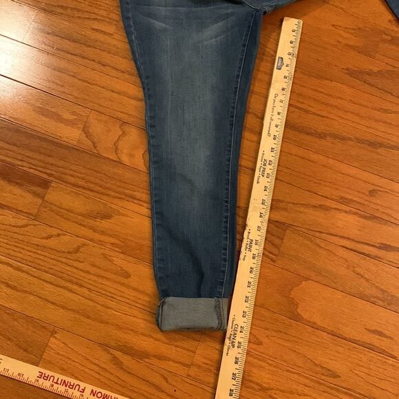 Mom & Co Maternity size medium NWT skinny jeans & very stretchy - Picture 6 of 9